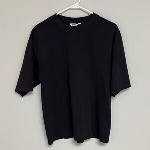 Uniqlo ARIism Oversized T